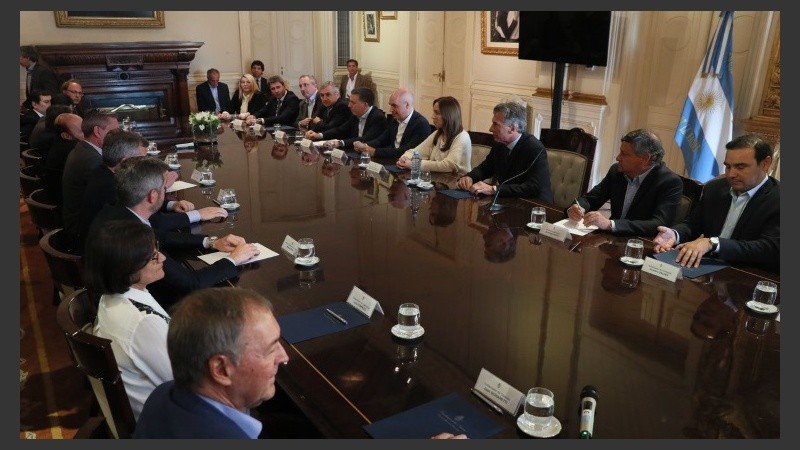 Macri durante la reunión con gobernadores.