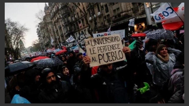 Una masiva marcha por la educación pública tuvo lugar a fin de agosto. 