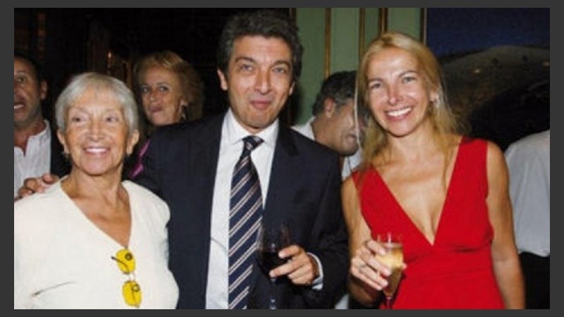 Los hermanos Darín con su madre. 