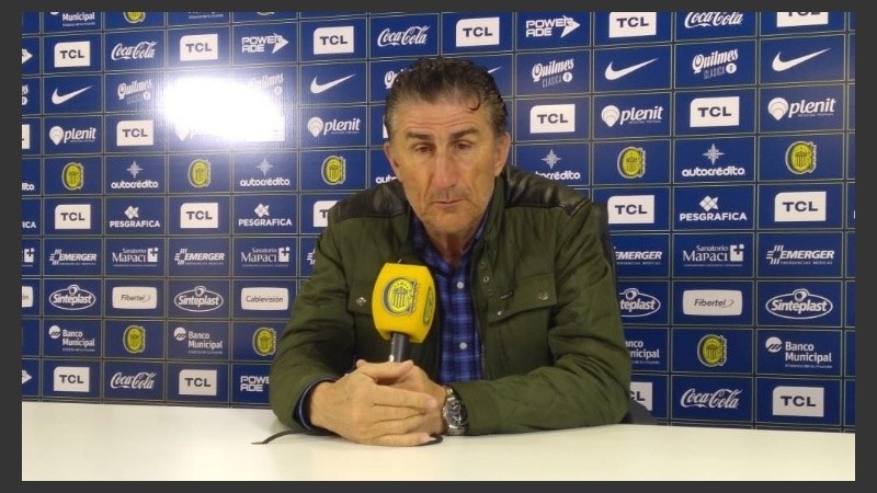 El Patón habló en conferencia de prensa.