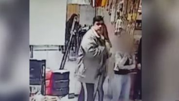 Marcelo Javier L. fue atacado por testigos del robo en Rivarola al 6700.