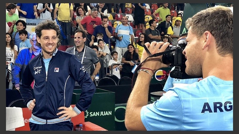 Schwartzman fotografía a Gaudio, uno de los capitantes, en los festejos.