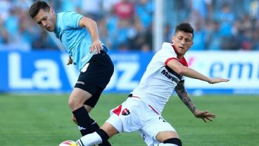 Fertoli tuvo una de cabeza y otra por abajo pero no pudo marcar.