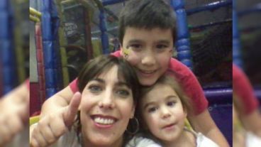 Daniella Mastricchio,junto a dos de sus hijos.