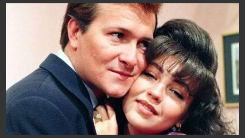 Peniche y Thalía como Luis del Olmo Morantes y María Mercedes. 