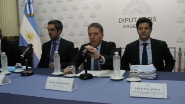 Dujovne presentando la proyección del presupuesto 2019 en Diputados.