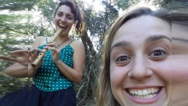 Estefanía y Agostina disfrutan de su viaje en Brasil.