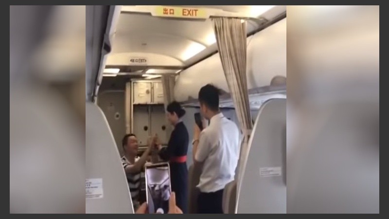 La escena que le significó el despido a la azafata de Eastern Airlines.