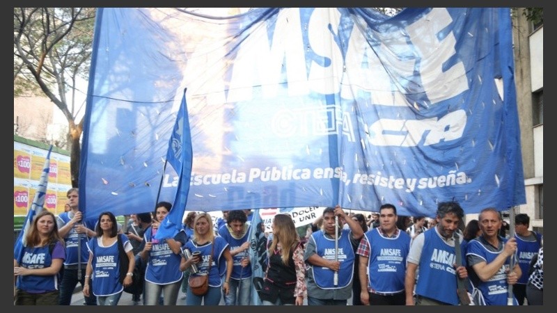 Los docentes se plegarán al paro convocado por la CGT.