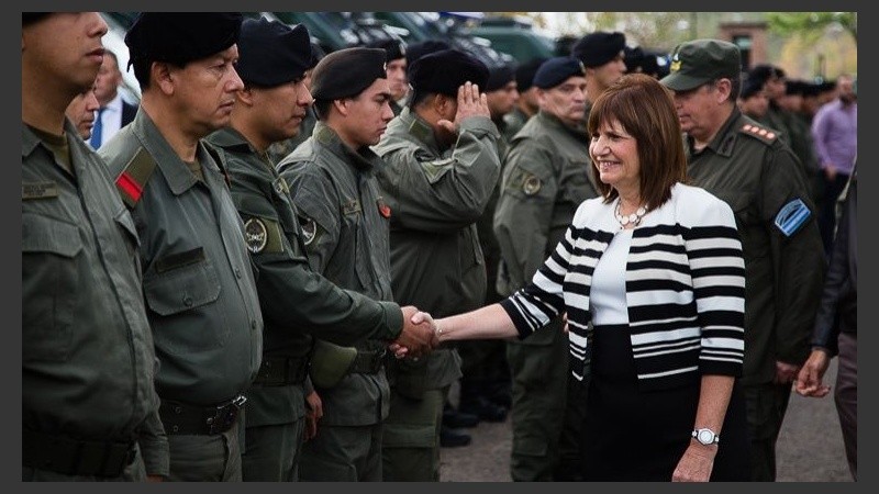 El ministerio de Seguridad informó que Bulrrich recorrerá barrio Las Flores.