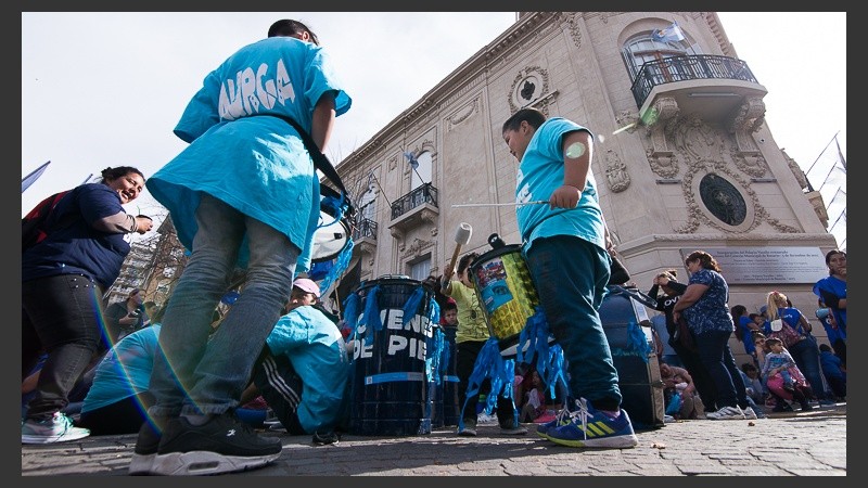Organizaciones barriales se movilizaron al Concejo. 