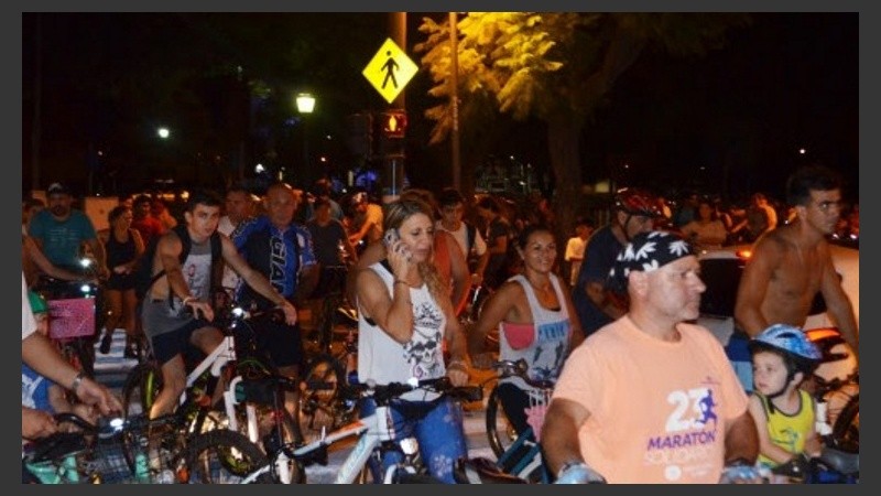 El encuentro será el Museo de la Ciudad donde desde las 18 se entregará el kit de luces a los primeros 500 participantes.