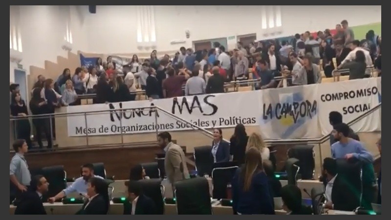 El momento más caliente de la discusión en el Concejo. 