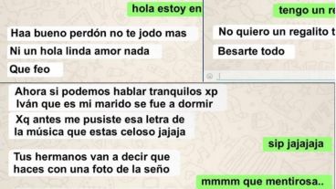 El chat entre la maestra y la madre del niño que simulaba ser su hijo.