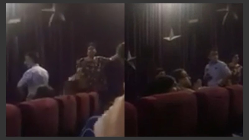 El momento del cruce entre los manifestantes y los espectadores.