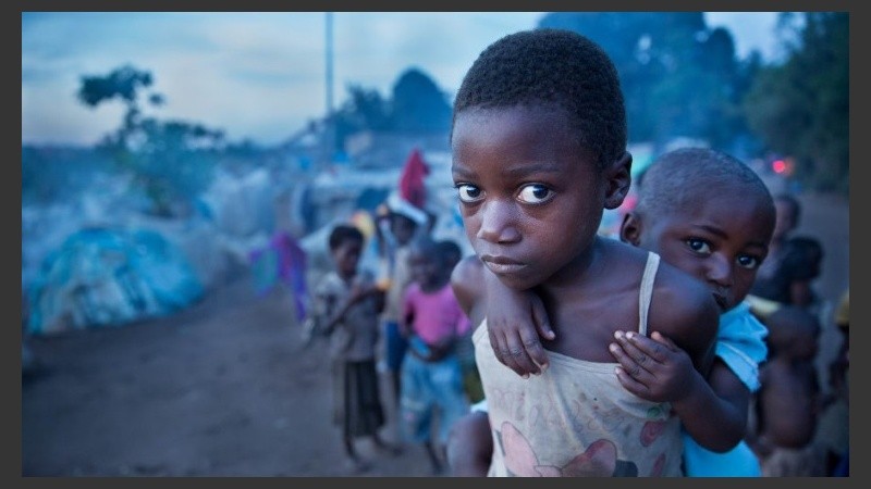 Ntambwe y su pequeño hermanito Nalula. 