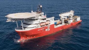 El barco Seabed Constructor trabaja con cinco unidades autónomas que se sumergirán.