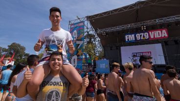 Los jóvenes aprovecharon el lindo día de sol.