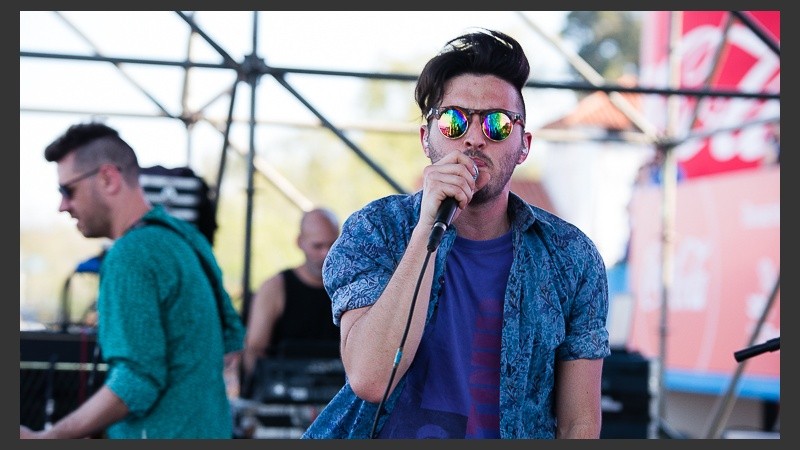 Mucha música en un día a puro sol.