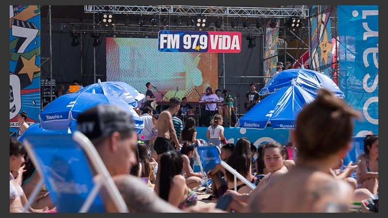 Playa y música en la tarde del viernes.