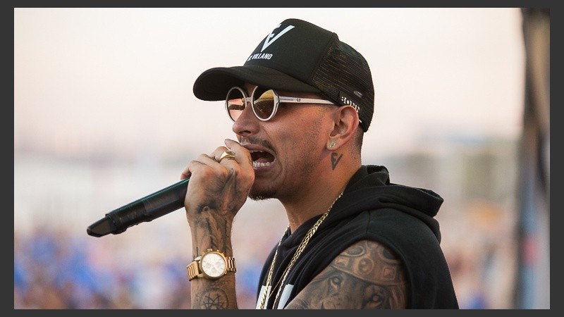 El Villano se lució en el escenario.