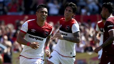 Penal, gol y sonrisa de Víctor Figueroa.