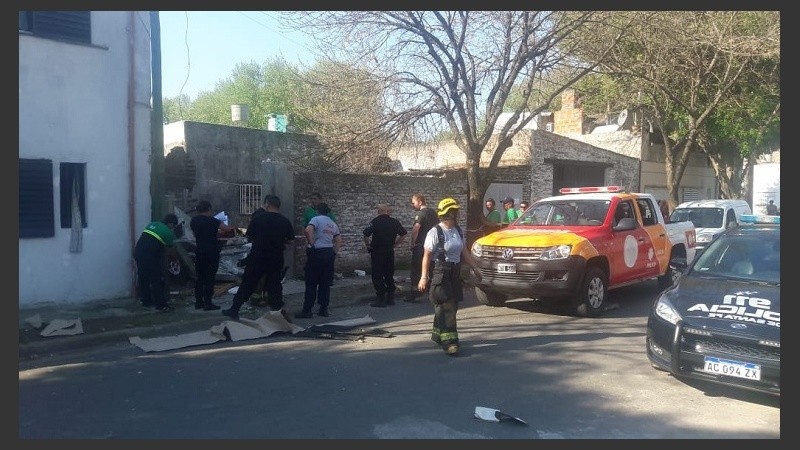 La explosión se produjo en un galpón de calle Biedma.