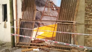 La explosión se produjo en un galpón de calle Biedma.