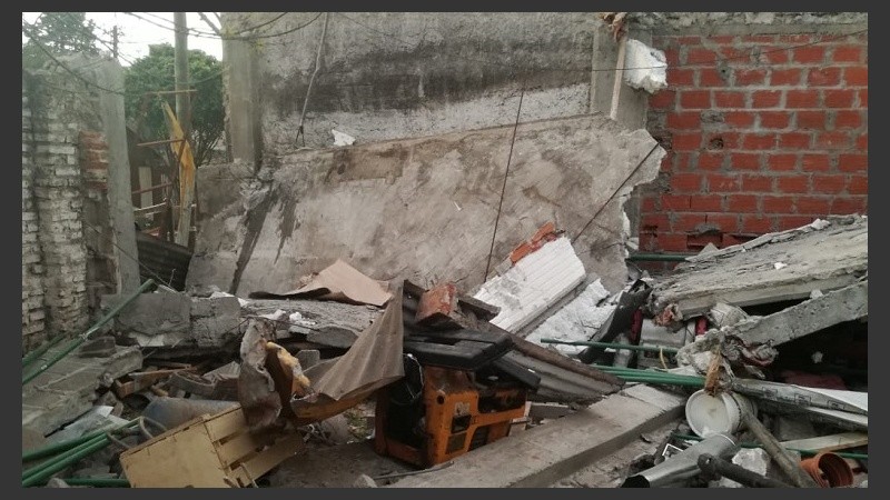 La explosión se produjo en un galpón de calle Biedma.