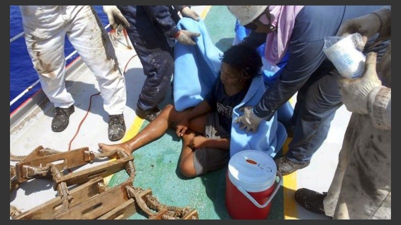 El muchacho fue encontrado cerca de la isla de Guam.