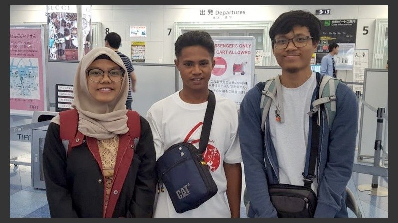 El muchacho fue encontrado cerca de la isla de Guam.