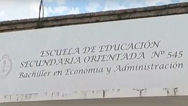 La escuela está ubicada en Arijón y Alvear.