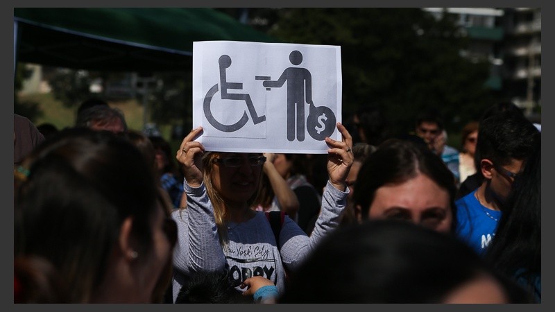 Masiva movilización por los derechos de salud y asistencia. 