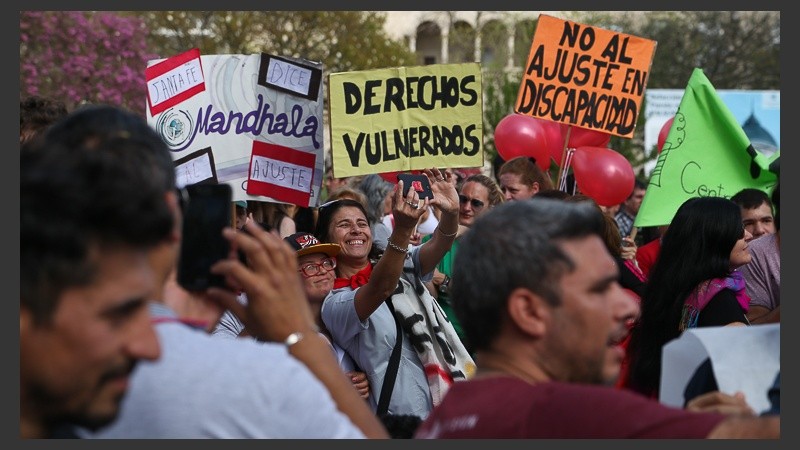Masiva movilización por los derechos de salud y asistencia. 