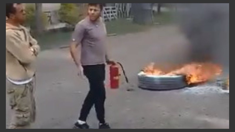 El parrillero cuando intentó levantar el piquete. 