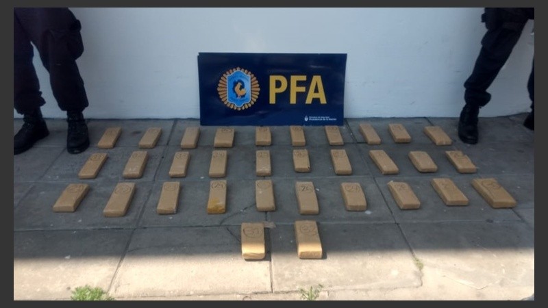 La droga secuestrada por los agentes de la Policía Federal.