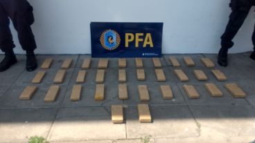 La droga secuestrada por los agentes de la Policía Federal.