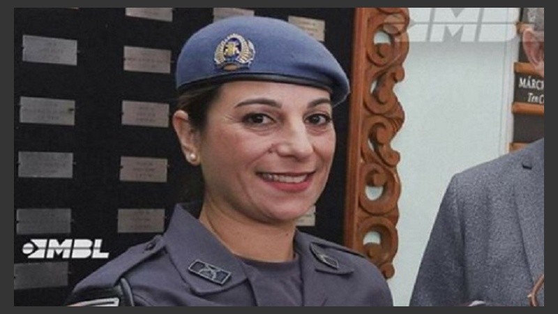 De policía a diputada regional.