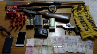 Algunos elementos secuestrados en La Paz y Gutenberg.