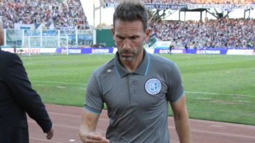 La última imagen de Bernardi en el banco celeste.