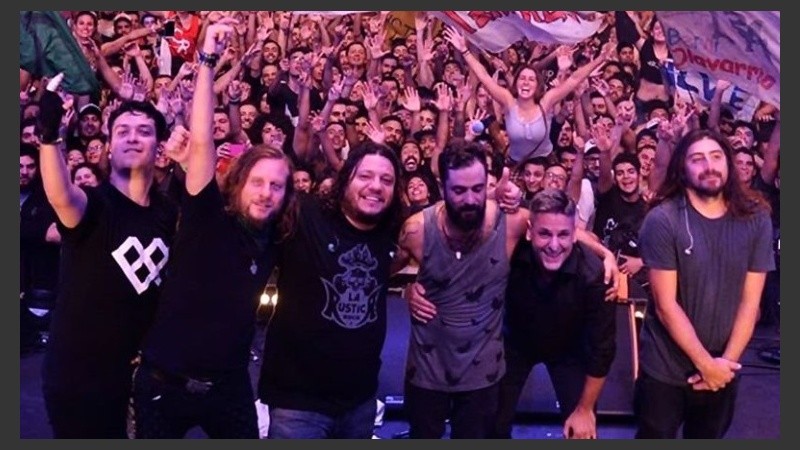 La banda desmintió las denuncias en un comunicado. 