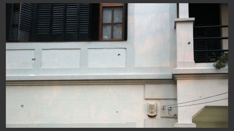 Dispararon 20 tiros contra la casa del ex gobernador.