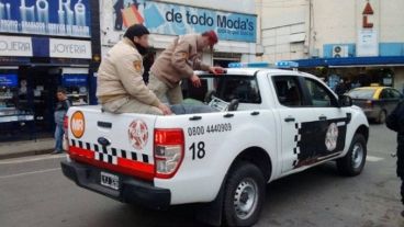 Los móviles de la GUM tienen impreso el número gratuito 0800 444 0909.