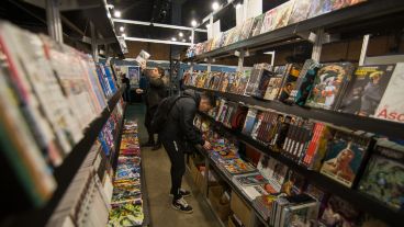 Un pasillo de libros para recorrer.