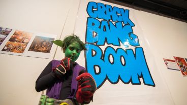 Una joven disfrazada en el primer día del evento.