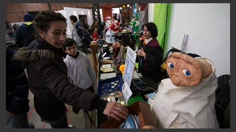 Mucha gente visitó el primer día de la convención. Se espera una multitud el fin de semana.