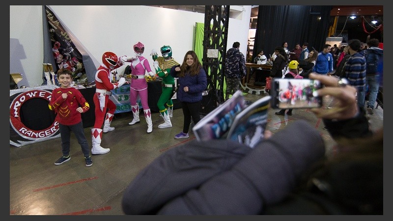 Mucha gente visitó el primer día de la convención. Se espera una multitud el fin de semana.