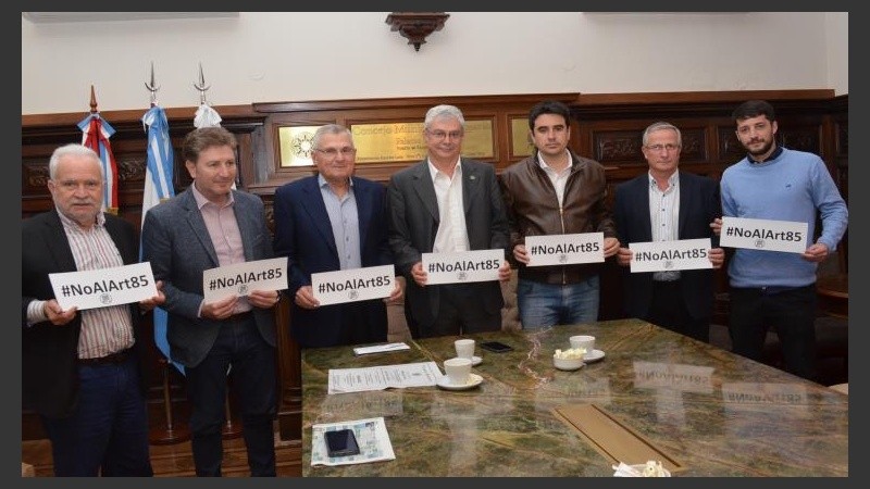 No al artículo 85.