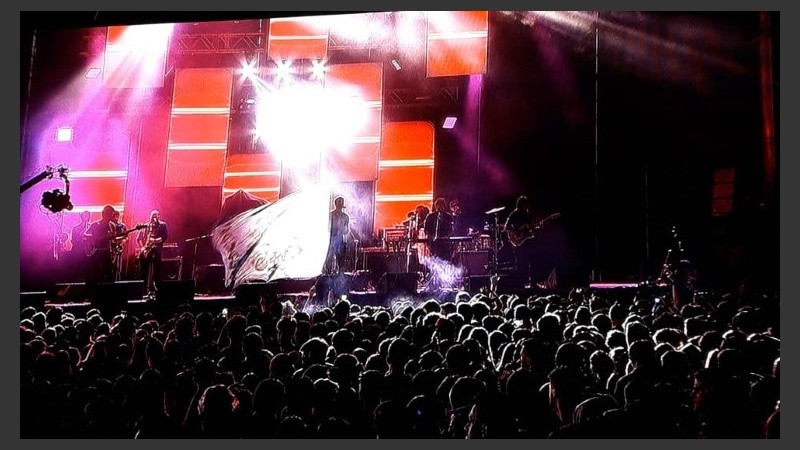 Desde la tarde y hasta la noche, buena música en el Hipódromo.