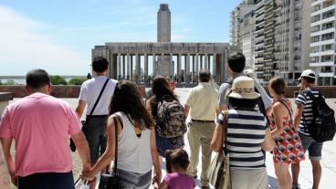Los turistas en el Monumento.